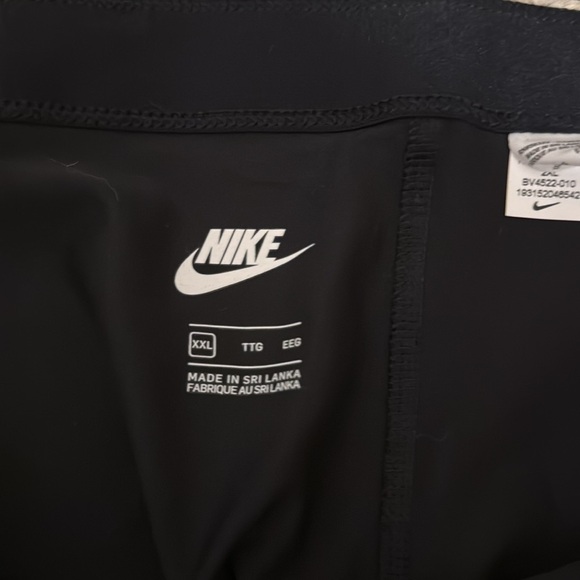 Nike Leggings - Picture 2 of 3